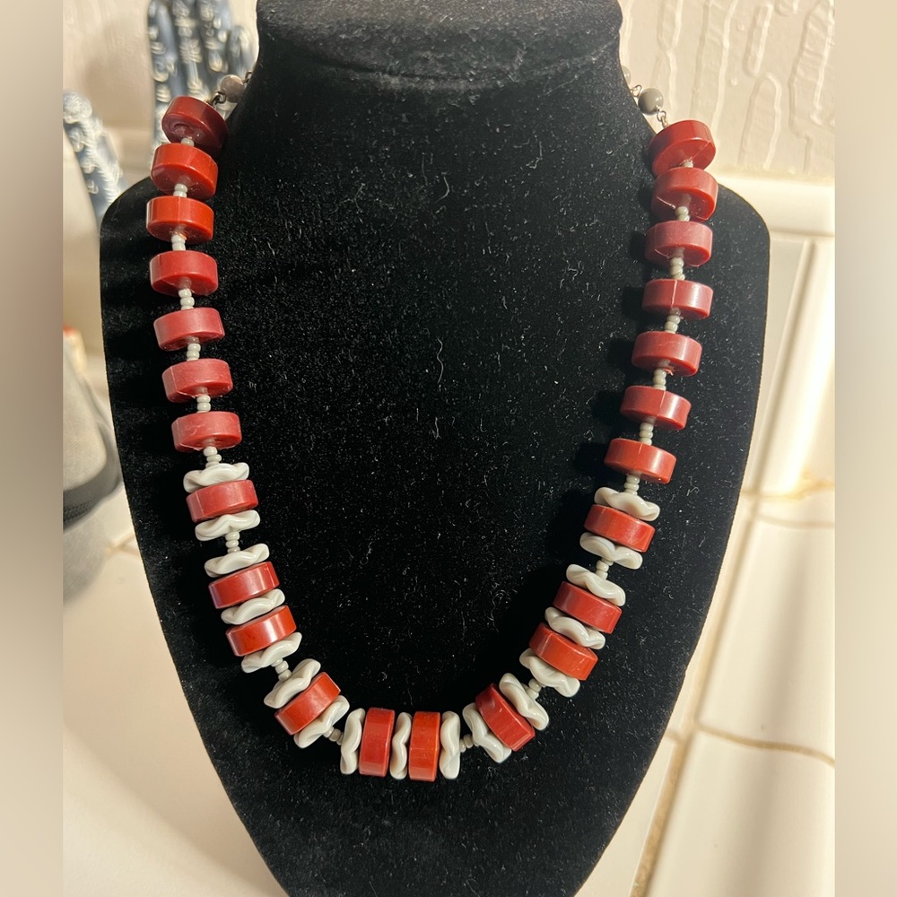 Vintage resin and glass beaded Miriam Haskell 17 inch necklace